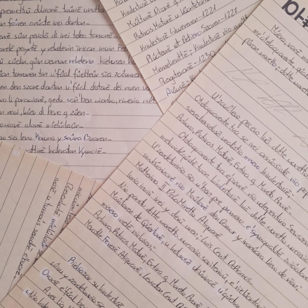 notatki w pradawnym języku Kalerato