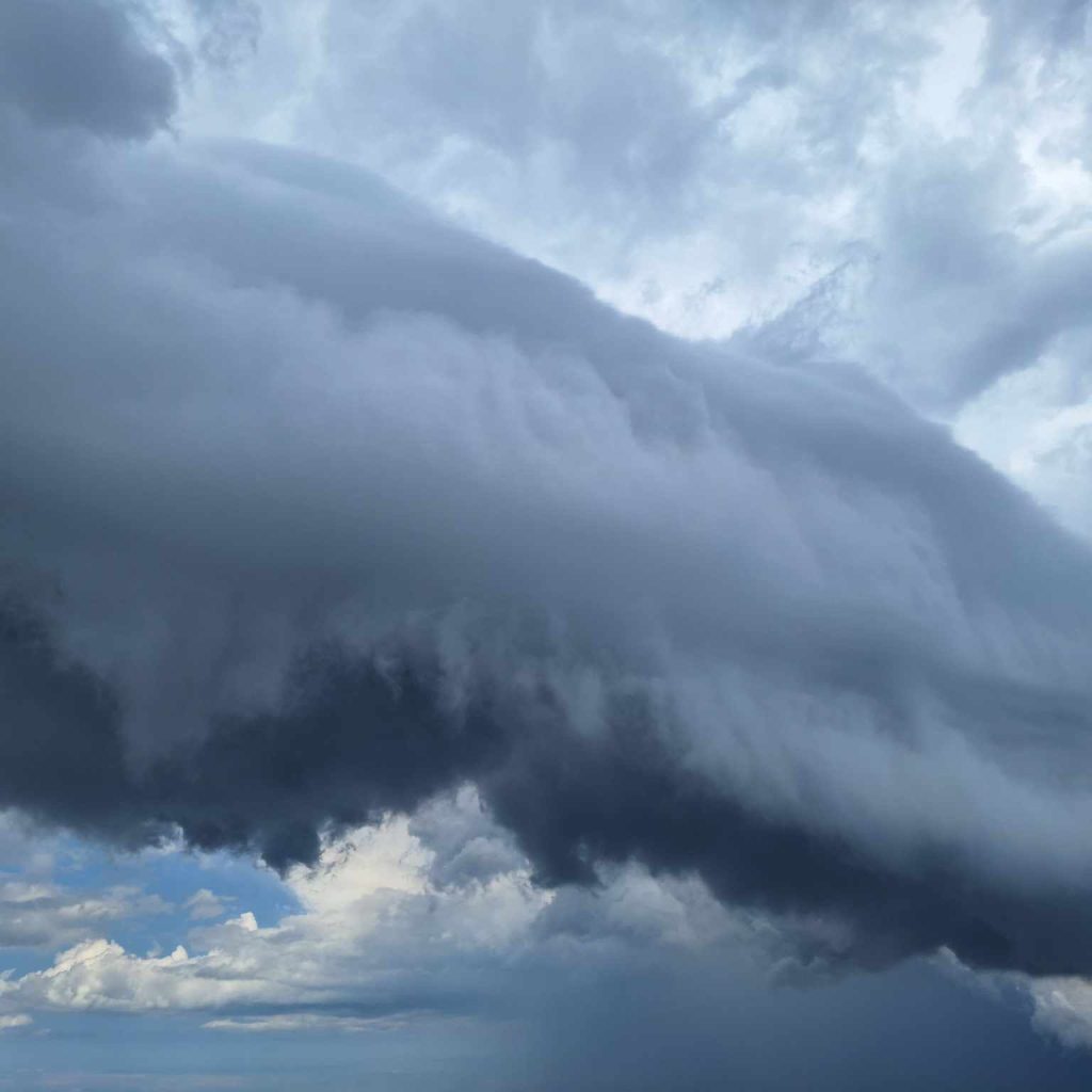 Na morzu zaczyna się coś dziać